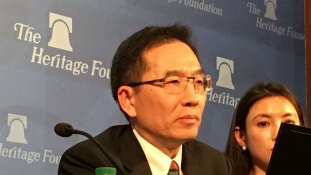 王冠雄，台灣師範大學政治學教授(美國之音鐘辰芳拍攝)