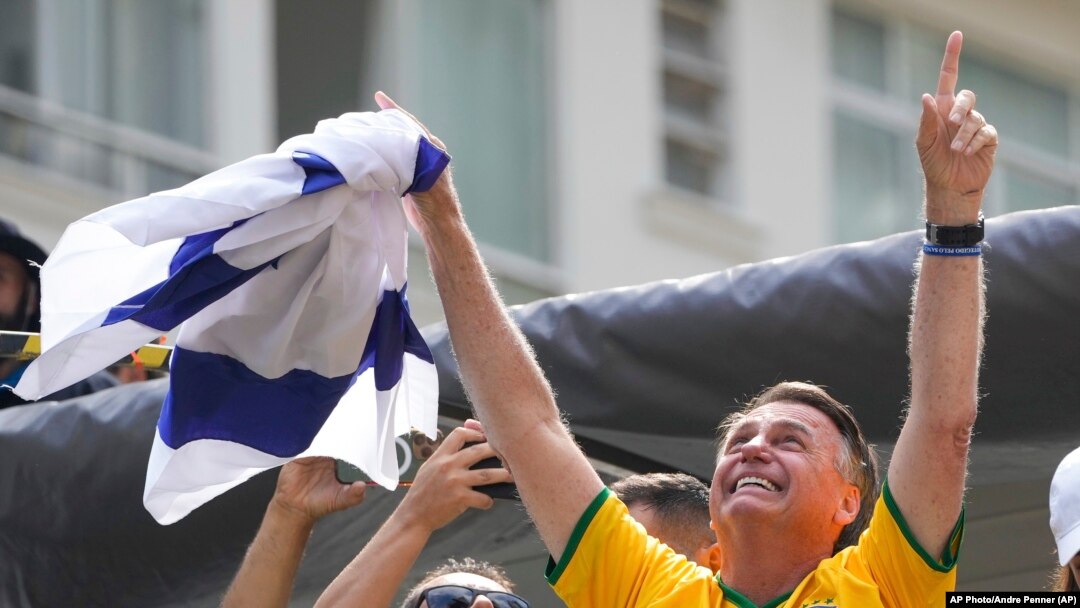 Ex-presidente brasileiro Bolsonaro em comício de seus apoiantes em São Paulo, 25 feveveiro 2024