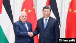 中國國家主席習近平與巴勒斯坦總統阿巴斯在沙特利雅得出席中國-阿拉伯國家峰會期間舉行會晤。(2022年12月8日)