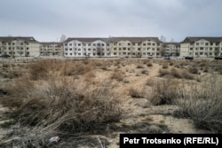 建於七河地區與中國接壤邊境上的努爾肯特市。