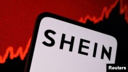 中國快時尚便宜服飾品牌希音（Shein）的標誌與股票走勢示意圖。