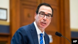 ARHIV - Bivši američki sekretar za finansije Stiven Mnučin (Foto: Jim Lo Scalzo/Pool via AP)