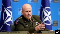北約歐洲盟軍最高司令、美國陸軍上將卡沃利在布魯塞爾北約總部的記者會上講話。(2024年1月18日) 