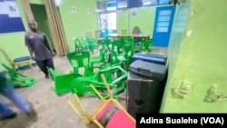 Sede do partido Renamo em Nampula, Moçambique, após invasão da polícia.