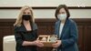 率團抵達台灣訪問美國共和黨聯邦參議員布萊克本：我們不會接受北京霸凌
