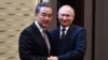 资料照：俄罗斯总统普京2019年5月13日在俄罗斯索契会见时任中国外长王毅。