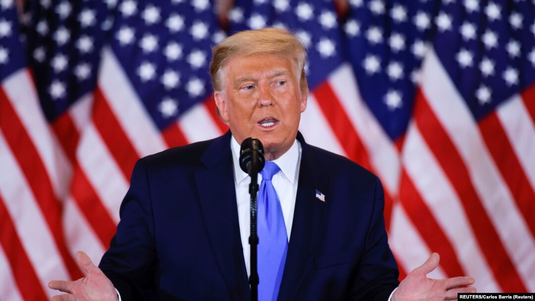 Président Donald Trump na campagne ya maponami ma mokonzi ya mboka na Washington, 4 novembre 2020.