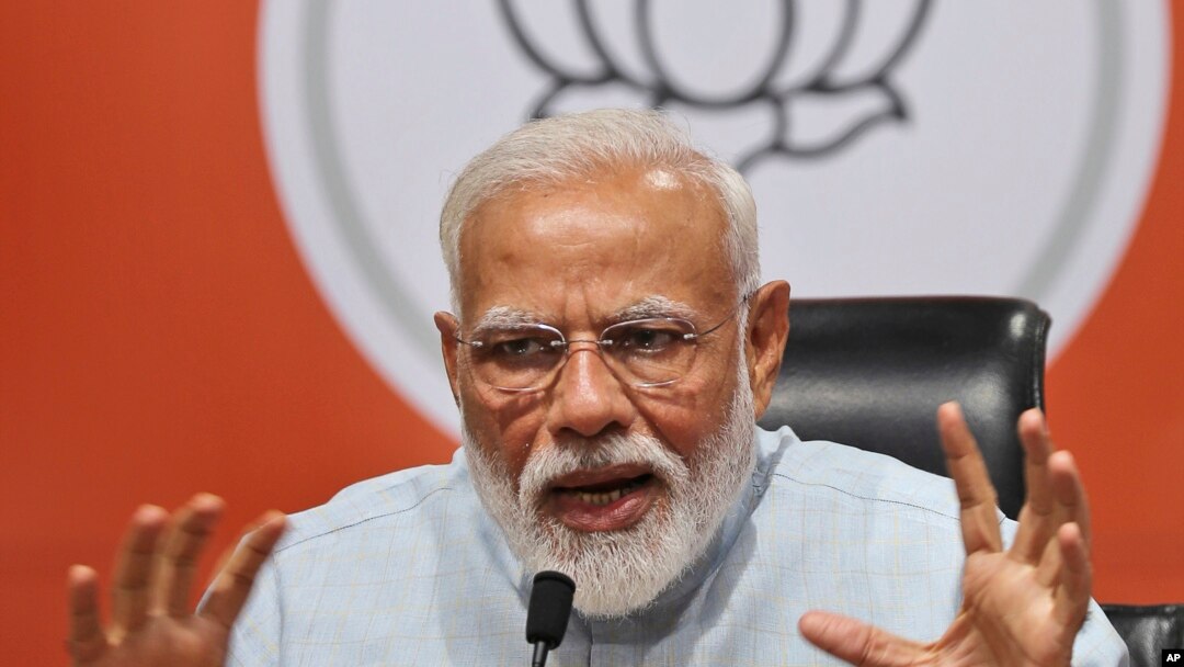 Indian Prime Minister Narendra Modi makes a press statement at the party headquarters in New Delhi, India, May 17, 2019. 
