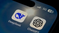智能手機螢幕上出現了應用程式DeepSeek 和ChatGPT 的圖示。 (美聯社：2025年1月28日)
