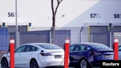 在中國的特斯拉上海廠裡生產的特斯拉Model 3 電動汽車。（2019年12月2日）