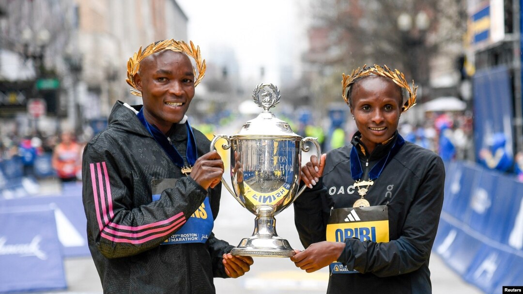 Evans Čebet i Helen Obiri iz Kenije - pobednici Bostonskog maratona 2023. (Foto: Eric Canha - USA Today Sports.)