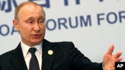 Ruski predsednik Vladimir Putin obraća se novinarima posle foruma Pojasa i put u Pekingu, 27. aprila 2019. 