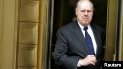 El abogado John Dowd es uno de los que aconsejan al presidente Trump rechazar la solicitud de entrevista del fiscal especial Robert Mueller.