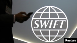 '국제은행간통신협회(Society for Worldwide Interbank Financial Telecommunication: SWIFT)'를 뜻하는 'SWIFT' 로고.