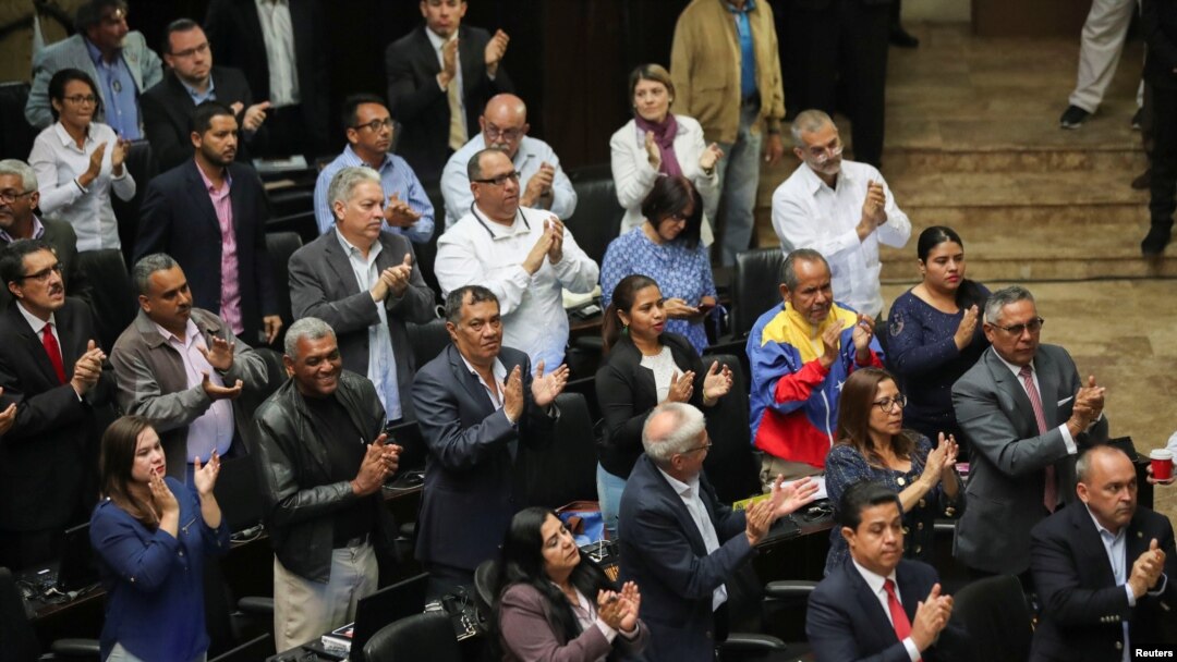 Pro-government lawmakers attend a session of Venezuela's National Assembly in Caracas, Sept. 24, 2019.