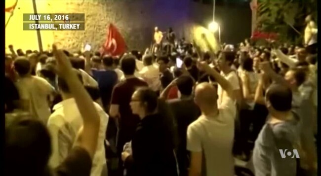 Demonstrators Confront Turkish Military During Attempted Coup