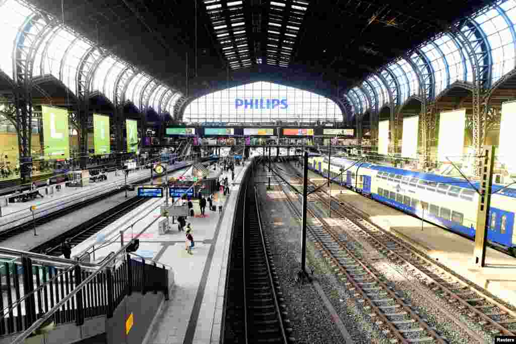 General view of the main station during a railway drivers' strike of the German Train Drivers' Union (GDL) in Hamburg, Germany.