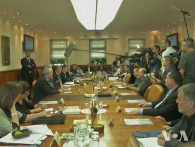 Kerry Visits Israel, West Bank Amid Frustration Over Peace Talks