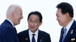 2023年8月，美日韩领导人在美国首都华盛顿郊外的戴维营举行了首次三方峰会。（美联社）