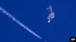 美军战机2月4日在南卡罗来纳州海岸上空击落中国间谍气球。