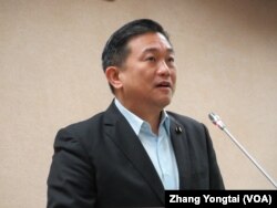 台灣執政黨民進黨立委王定宇（美國之音張永泰拍攝）