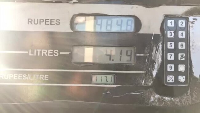 Buying gasoline at a PSO petrol station in Quetta, Pakistan on Feb. 13, 2020 (VOA).