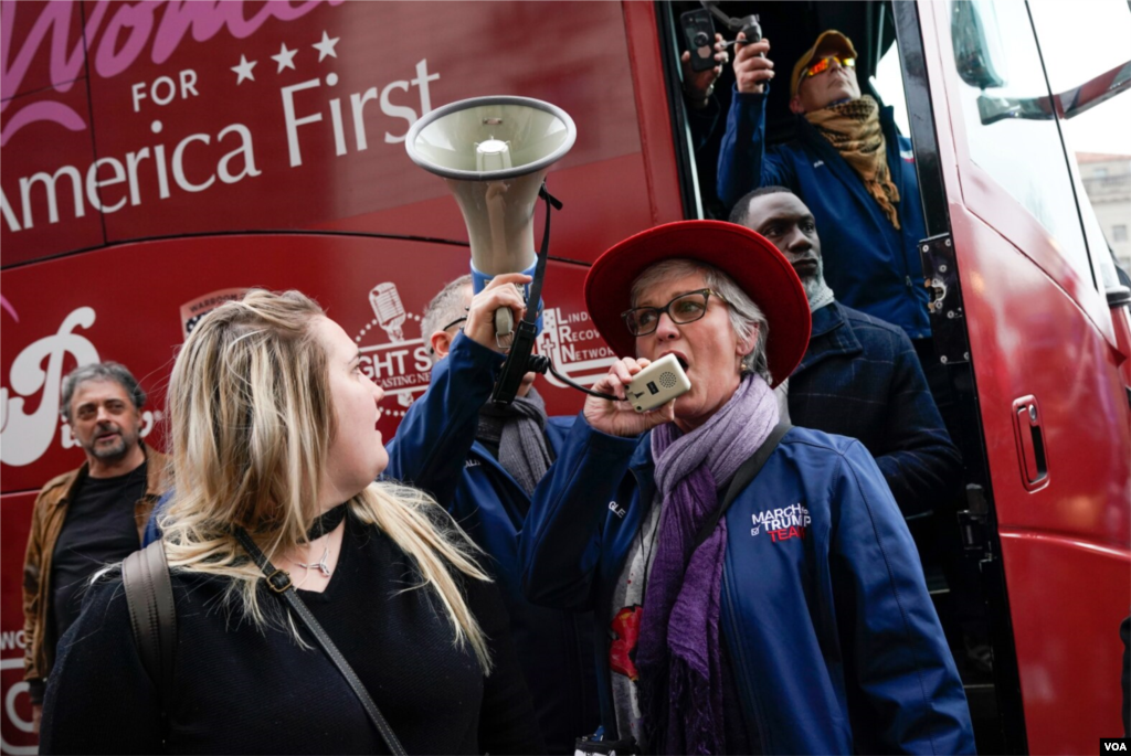 Personas asisten a una manifestación en Freedom Plaza, el 5 de enero de 2021, en Washington, en apoyo del presidente Donald Trump.