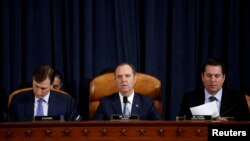 美國眾議院情報委員會主席亞當·希夫在華盛頓特區出席彈劾聽證會。（2019年11月21日）