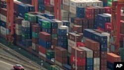 美国政府预计在本星期宣布对某些中国进口商品进行大幅加征关税的最终实施计划。