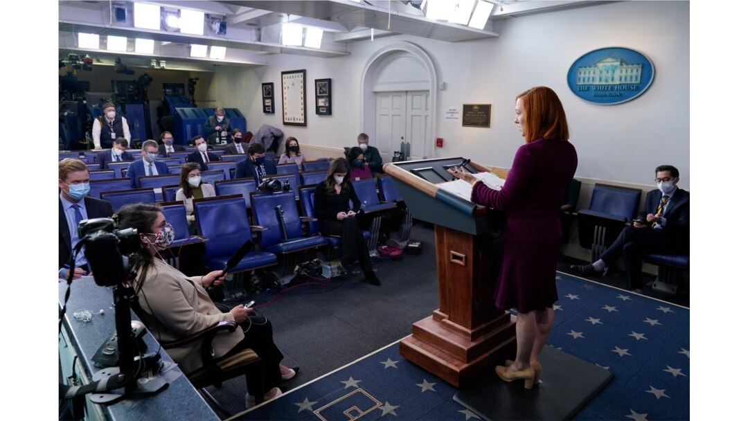 La secretaria de prensa de la Casa Blanca, Jen Psaki, habla a reporteros el martes 9 de febrero de 2021. [Foto: AP]