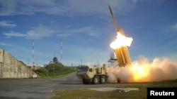 Testes ao sistema Terminal High Altitude Area Defense (THAAD) nesta foto sem data cedida pelo Departamento de Estado Americano