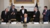 Trump dice a líderes de criptomonedas en cumbre de la Casa Blanca que apoya su industria