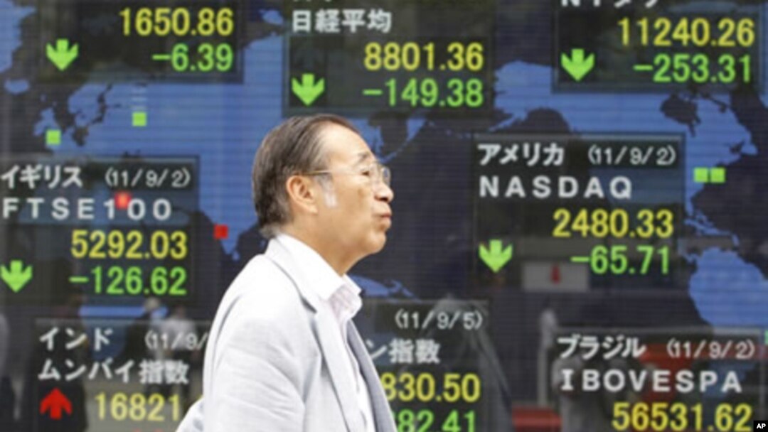Securities stock board, Tokyo, Sept. 5, 2011 (file photo).