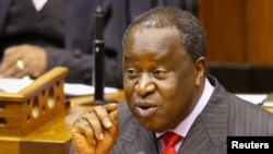 Waziri wa Fedha wa zamani wa Afrika Kusini Tito Mboweni, akiwa kwenye mkutano mjini Cape Town, OOktoba 30, 2019. REUTERS/Sumaya Hisham -/Picha ya maktaba.
